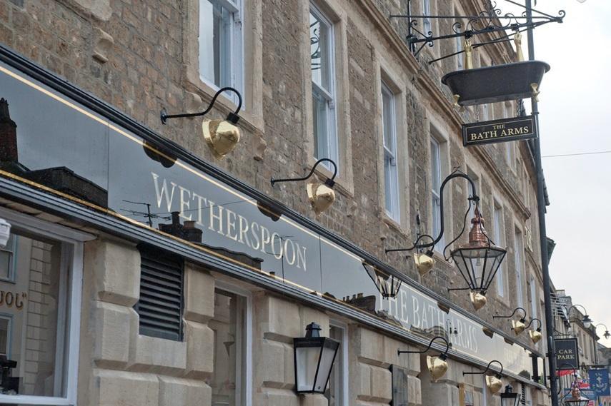 The Bath Arms Wetherspoon Warminster Exterior foto